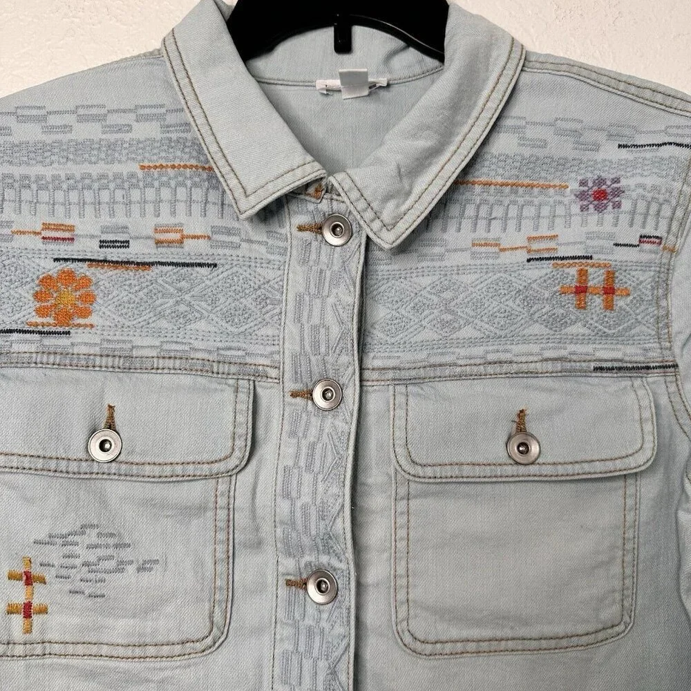 TRIBAL EMBROIDERED SIZE M WOMENS‎ DENIM JACKET